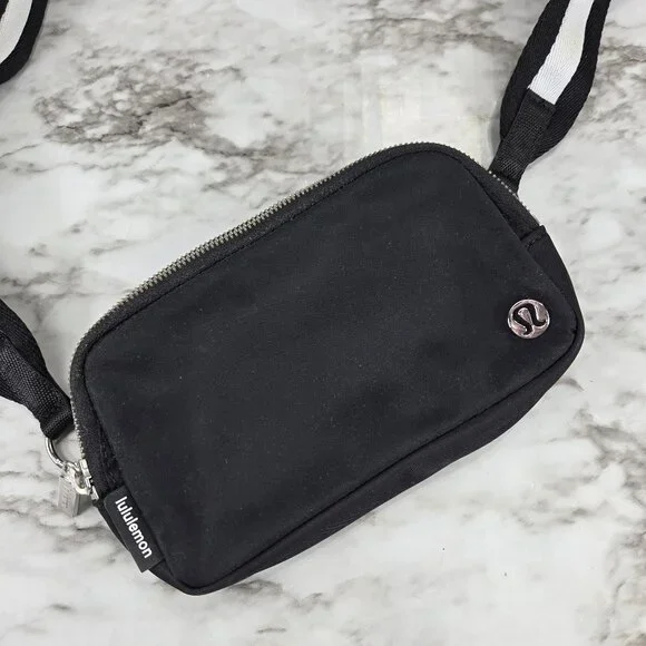 Lululemon Everywhere Crossbody Bag - Picture 3 of 5